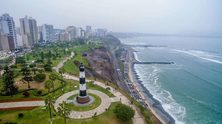Navy Lighthouse (Faro de la Marina) in Miraflores - view 4