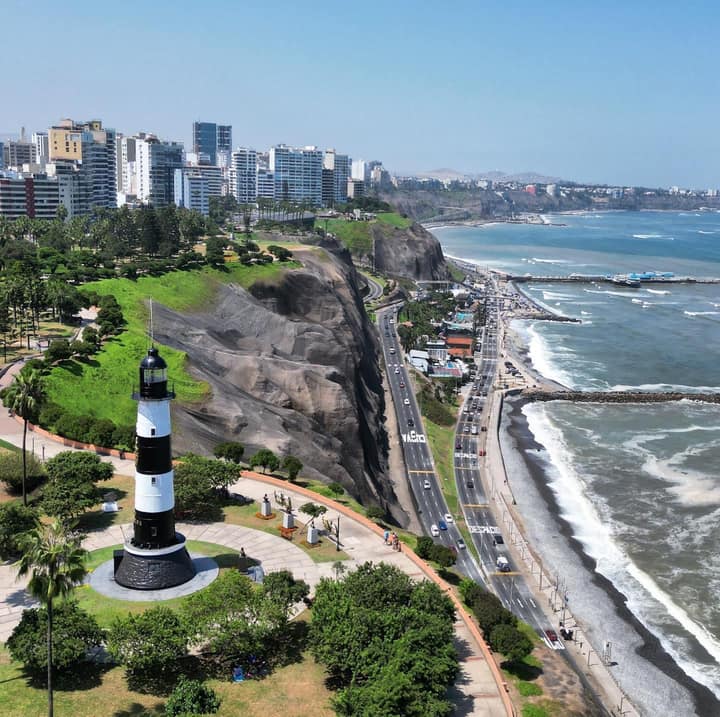 Navy Lighthouse (Faro de la Marina) in Miraflores - view 5
